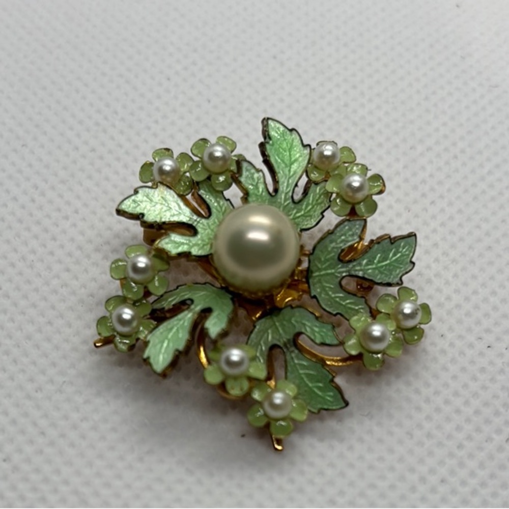 Elegant Green Gold and pearls Floral Brooch